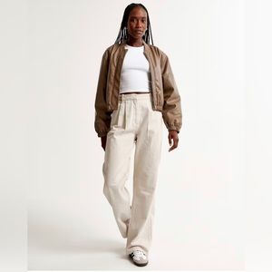 A&F Sloane Tailored Jean in Stone